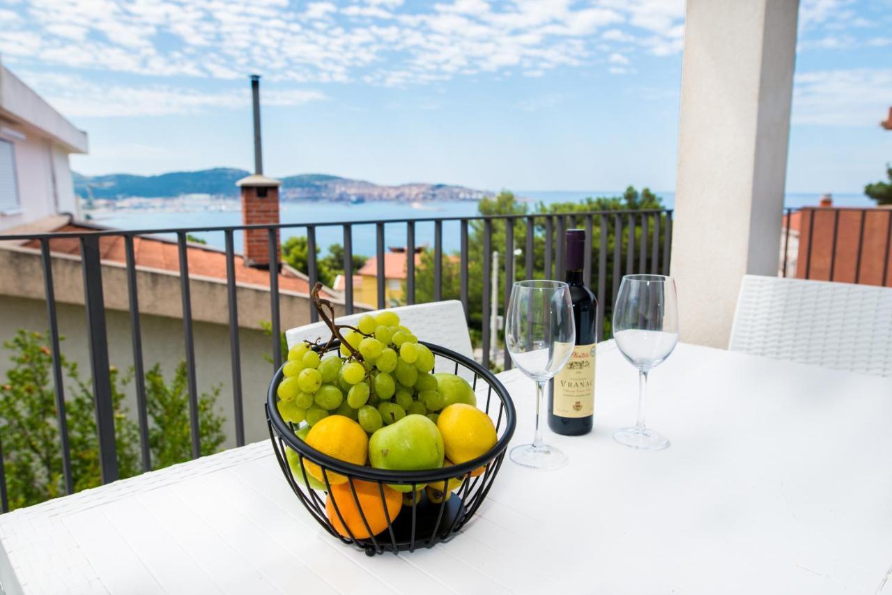 Sea View * Bar