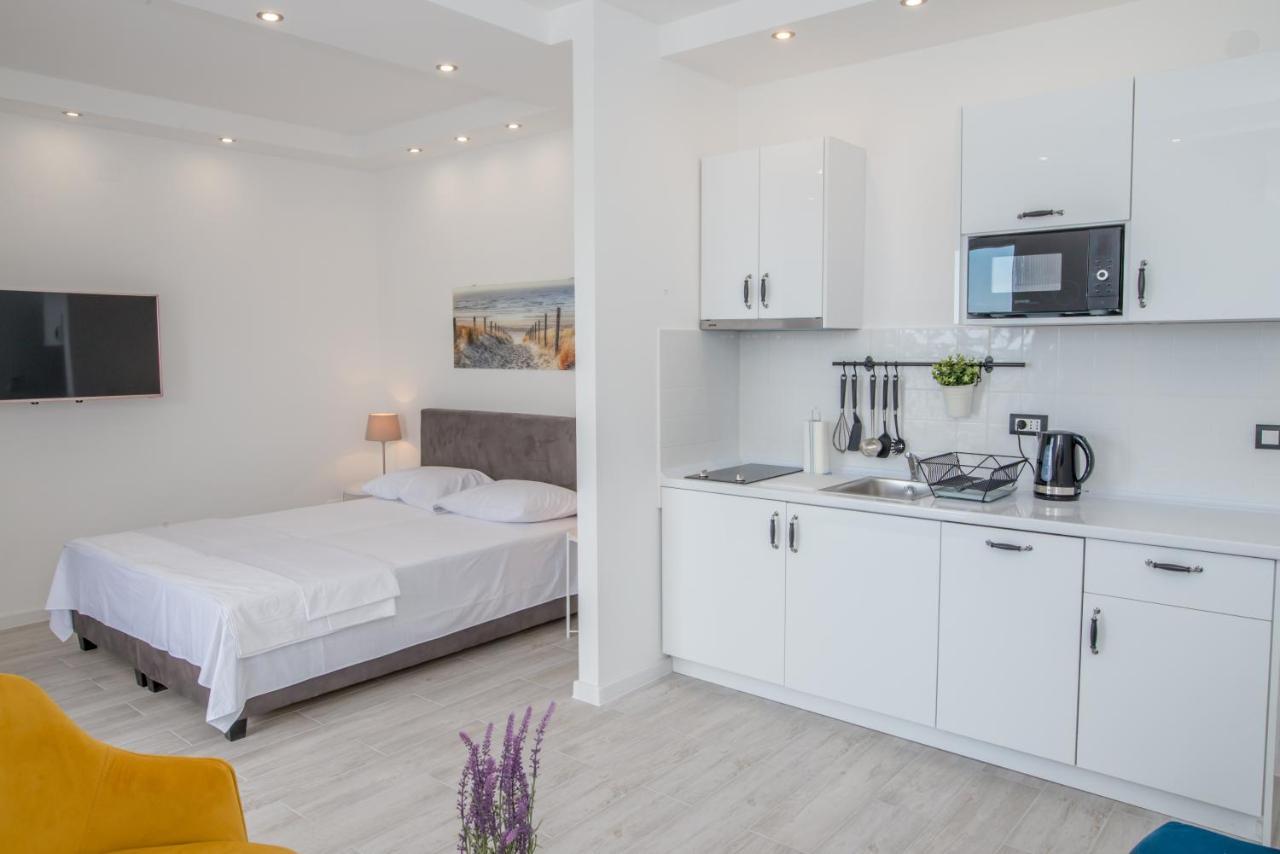 Sea View Apartment *